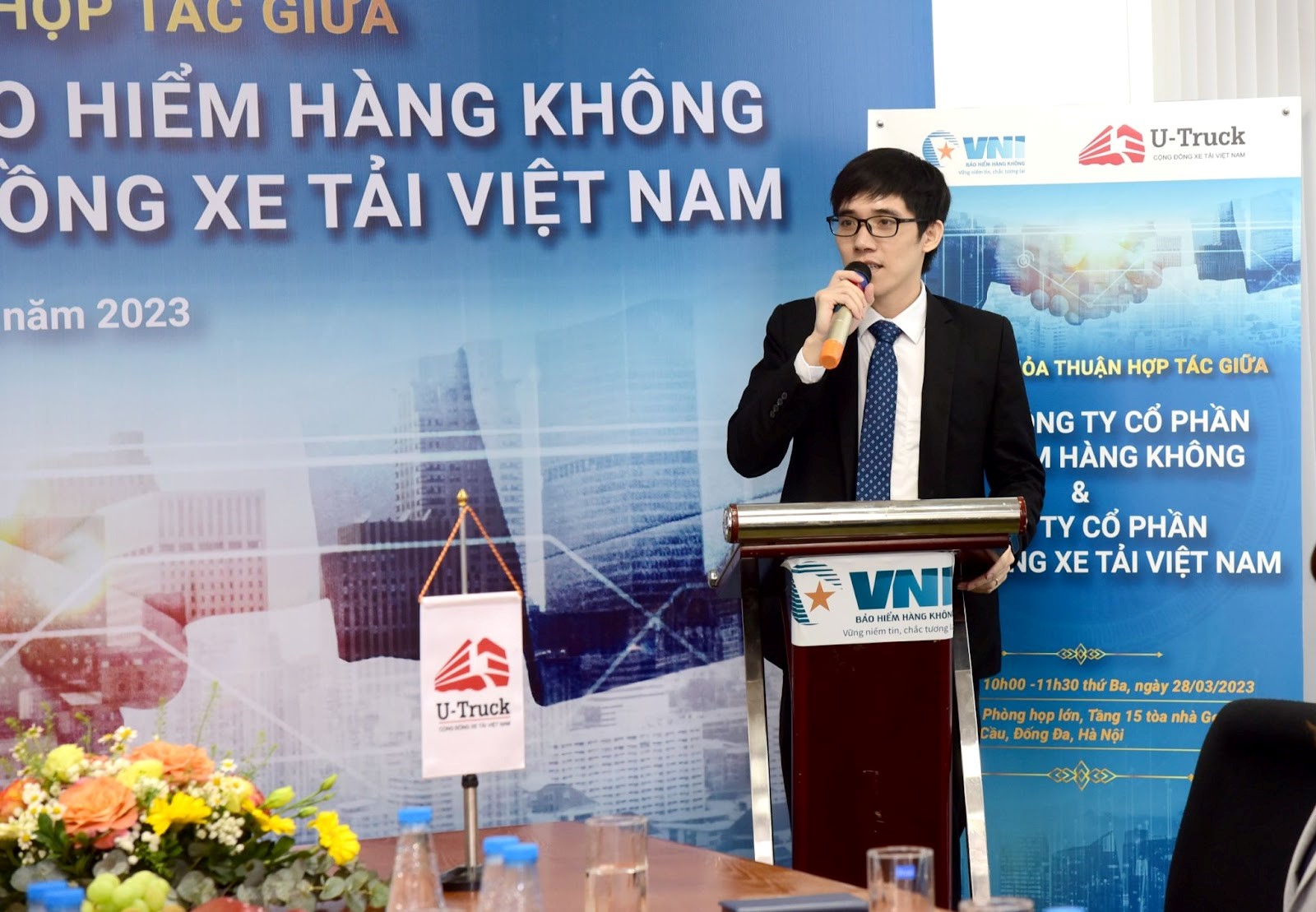 Ông Lê Văn Tính - Giám đốc Công ty U-Truck phát biểu trong buổi lễ